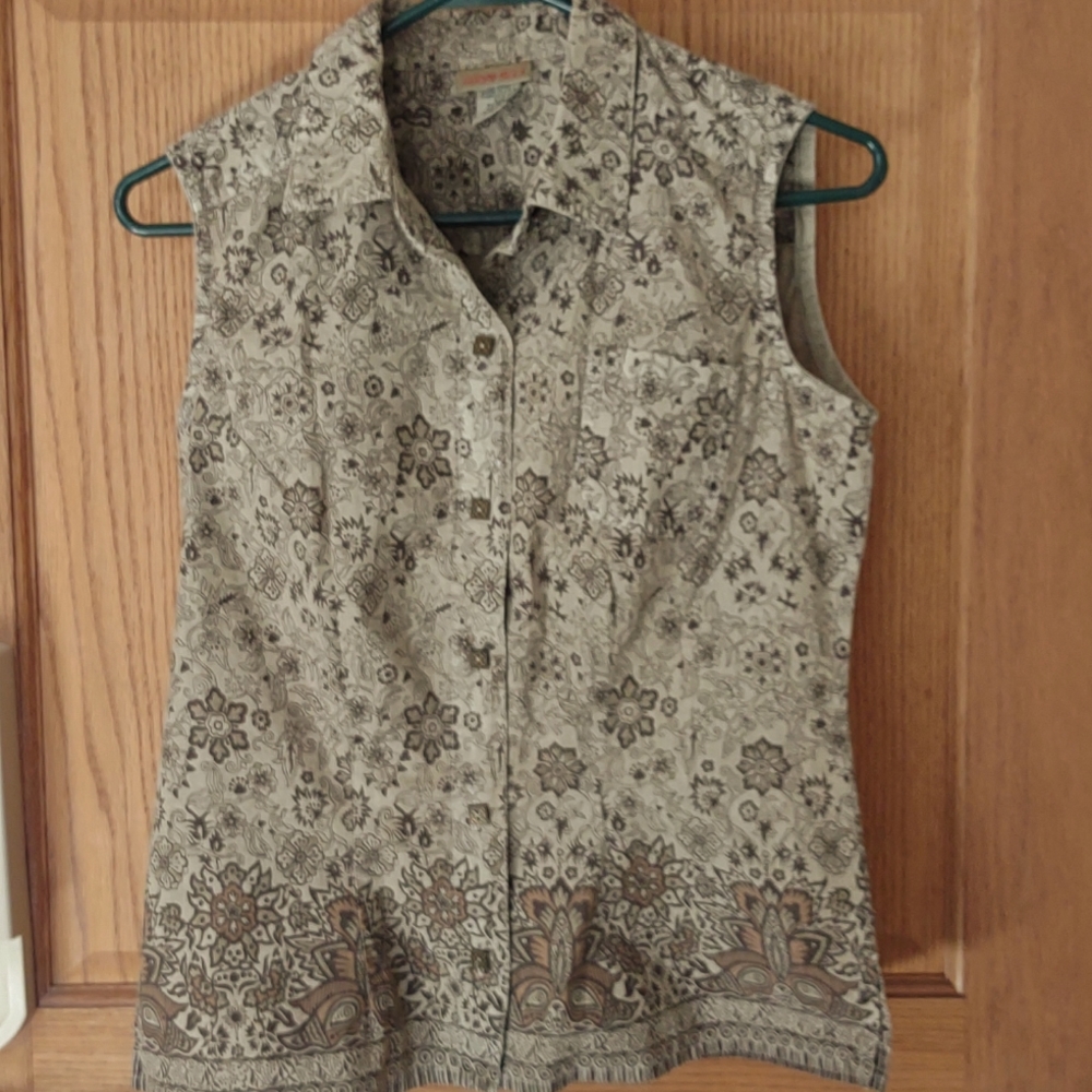 Gramicci Shirt/Vest Size S. Near new condition. 100%cotton Made in USA.